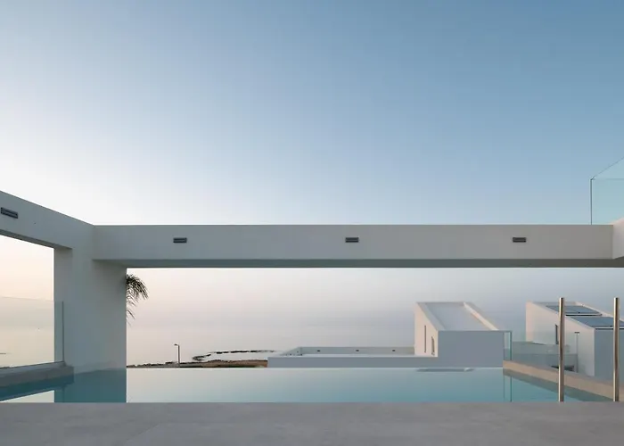 Zen Luxury & Suites, By Thinkvilla Hersonissos (Crete)