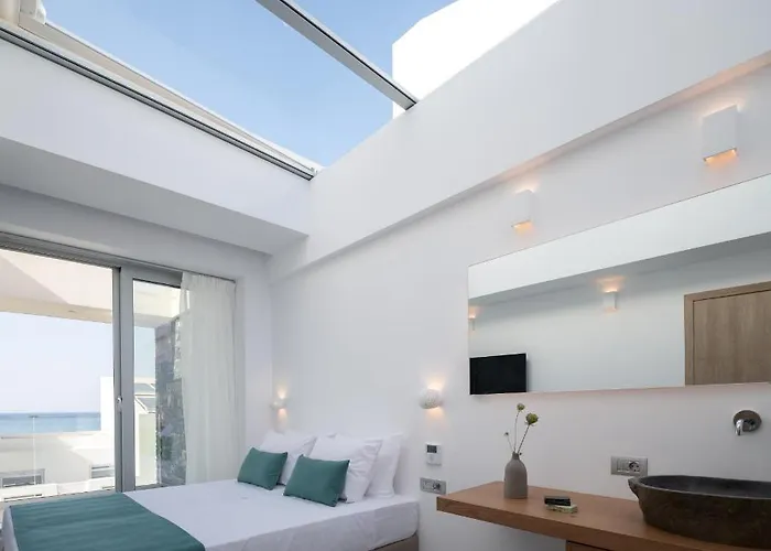 Zen Luxury & Suites, By Thinkvilla Hersonissos (Crete)