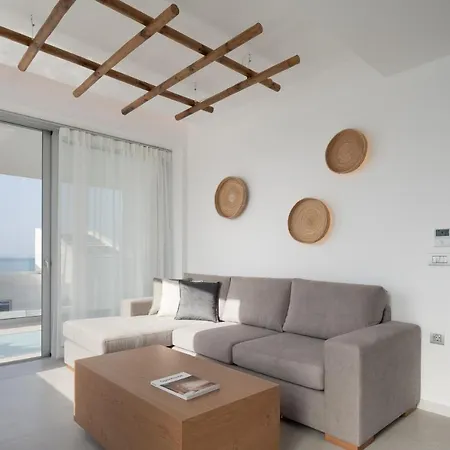 Zen Luxury & Suites, By Thinkvilla Hersonissos (Crete)