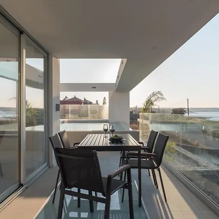 וילה Zen Luxury & Suites, By Thinkvilla *