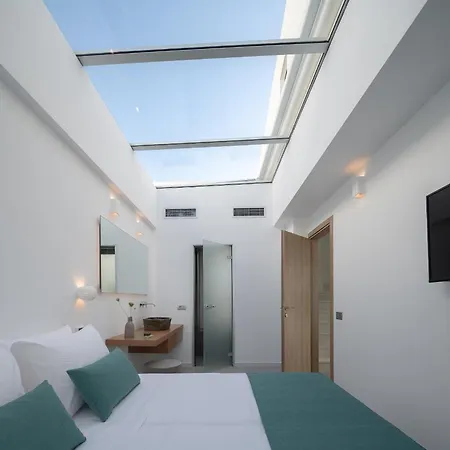 Zen Luxury & Suites, By Thinkvilla * Hersonissos (Crete)