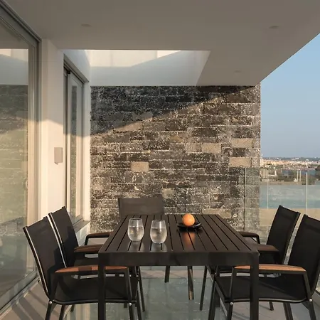 Villa Zen Luxury & Suites, By Thinkvilla Hersonissos (Crete)