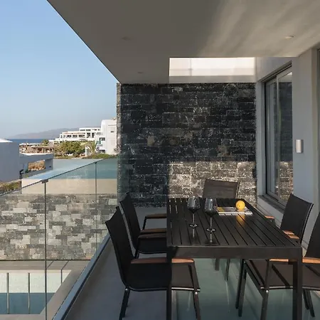 Zen Luxury & Suites, By Thinkvilla וילה *