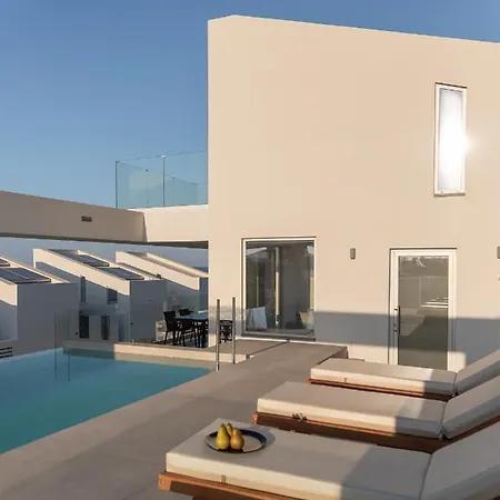 Zen Luxury & Suites, By Thinkvilla וילה *