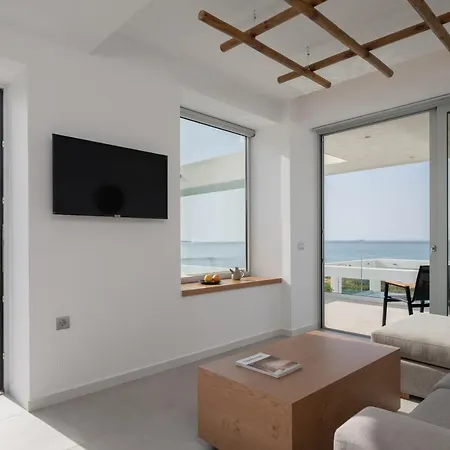 Zen Luxury & Suites, By Thinkvilla Hersonissos (Crete)