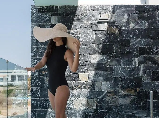 Zen Luxury & Suites, By Thinkvilla Βίλα