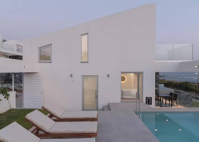 Zen Luxury & Suites, By Thinkvilla Βίλα