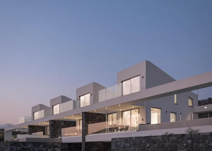 Zen Luxury & Suites, By Thinkvilla Вілла