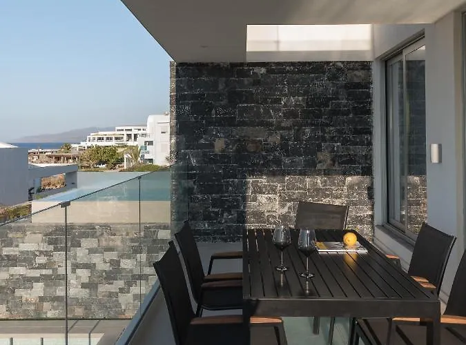 Zen Luxury & Suites, By Thinkvilla Vilă *