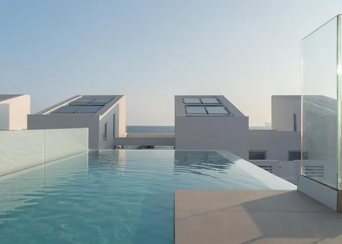 Zen Luxury & Suites, By Thinkvilla Вілла