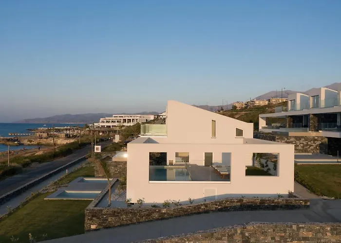 Zen Luxury & Suites, By Thinkvilla Χερσόνησος