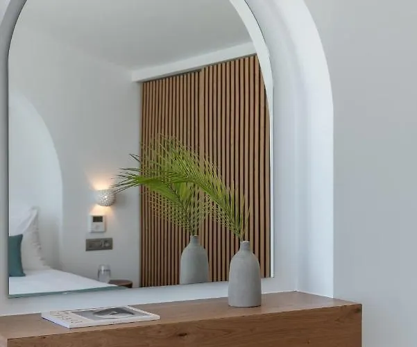 Zen Luxury & Suites, By Thinkvilla Χερσόνησος