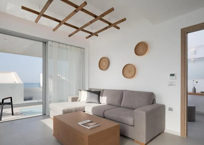 Zen Luxury & Suites, By Thinkvilla Χερσόνησος